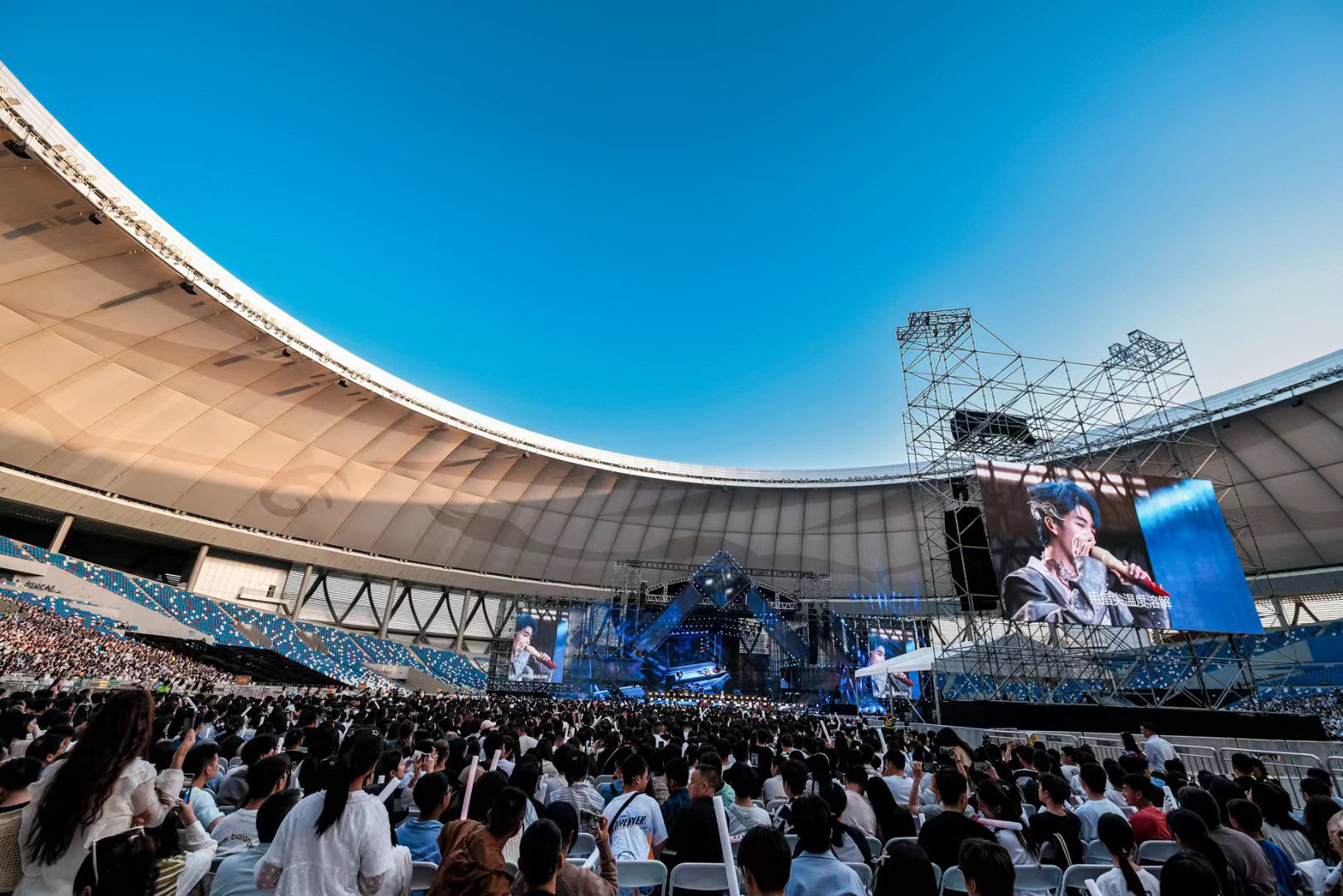 营业性演出许可证 表演团体与演出机构的区别及营业性文艺表演解析